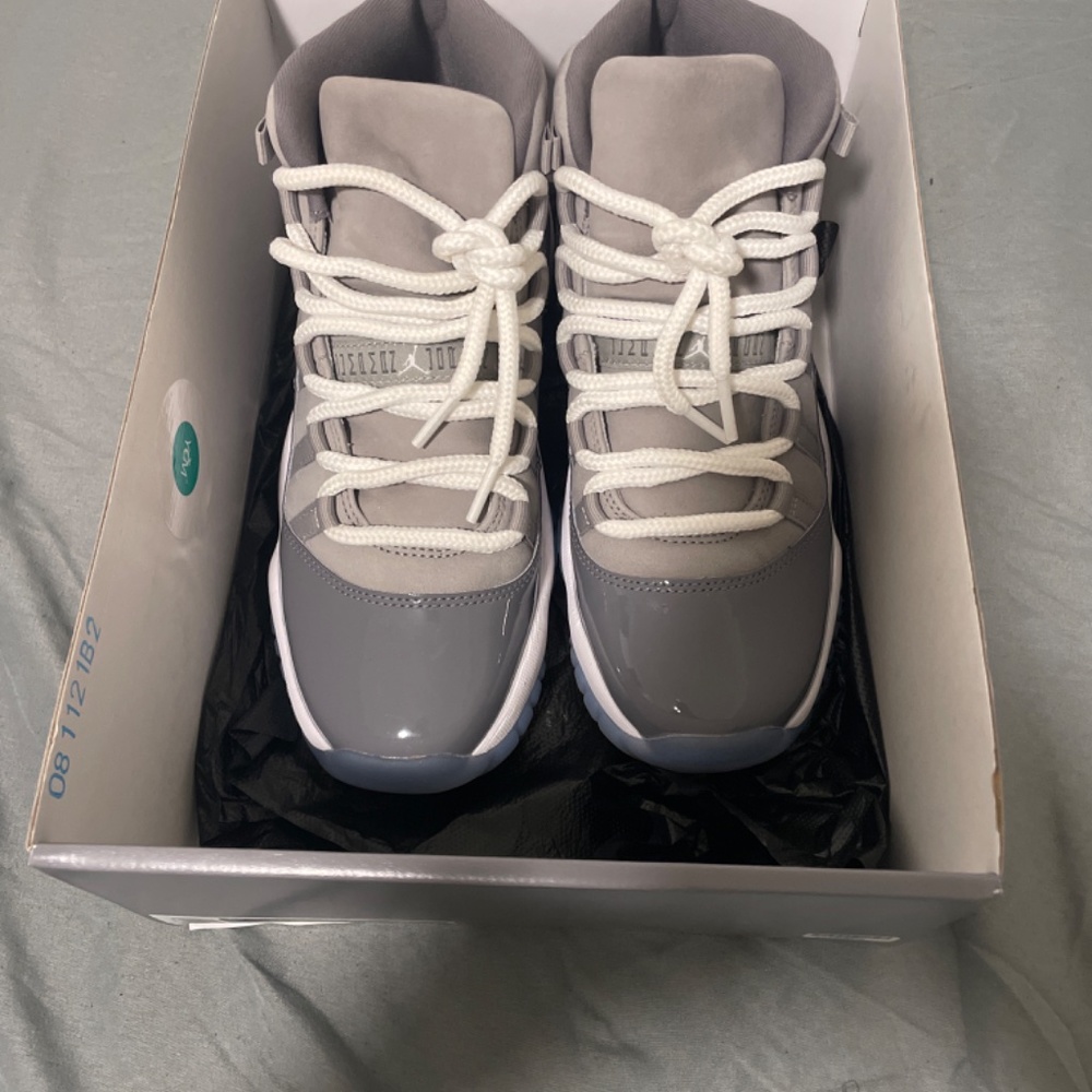Air Jordan 11 Retro (GS) - Picture 2 of 10